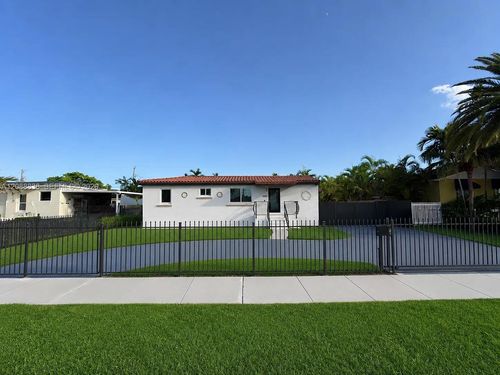 8260 Sw 27th Ter, Miami, FL, 33155-2409 | Card Image