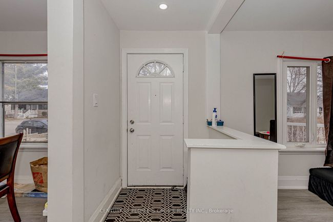 22 Rogers Rd, House other with 4 bedrooms, 2 bathrooms and 4 parking in Brampton ON | Image 6