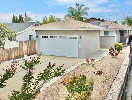 1301 W Robidoux St, Wilmington, CA, 90744 | Card Image