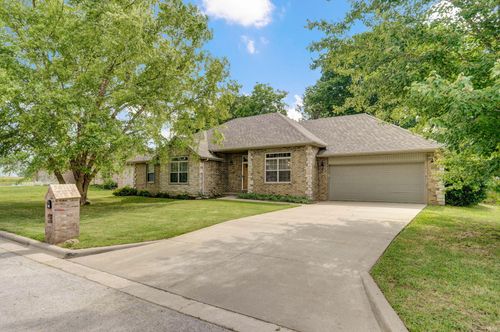 308 Park Cir, Sparta, MO, 65753-1027 | Card Image