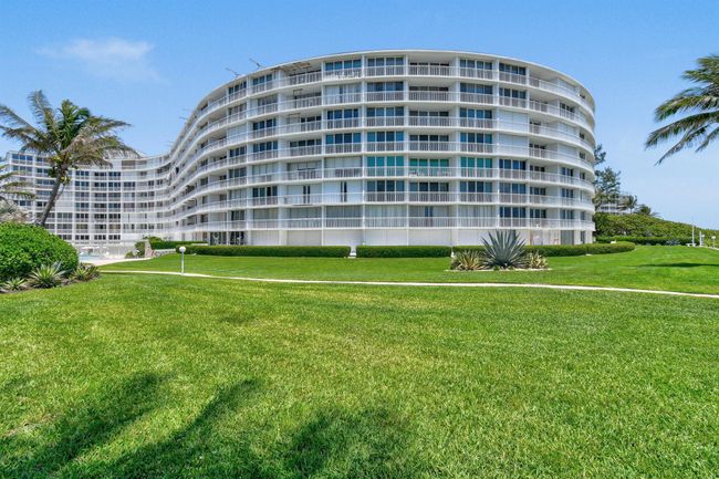 APT-112 - 2780 S Ocean Blvd, Condo with 2 bedrooms, 2 bathrooms and null parking in Palm Beach FL | Image 55