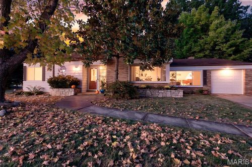 1520 Azalea Drive, Webster Groves, MO, 63119 | Card Image