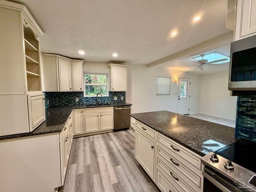 3 Driftwood Ave, Gulf Breeze, FL, 32561-4011 | Card Image