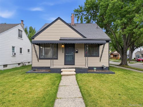 19831 Meier Rd, Saint Clair Shores, MI, 48081-1472 | Card Image