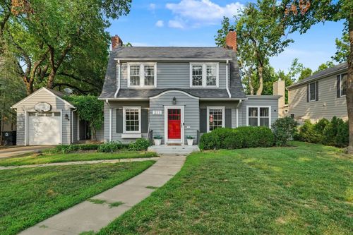 211 Greenway Rd, Salina, KS, 67401-3533 | Card Image