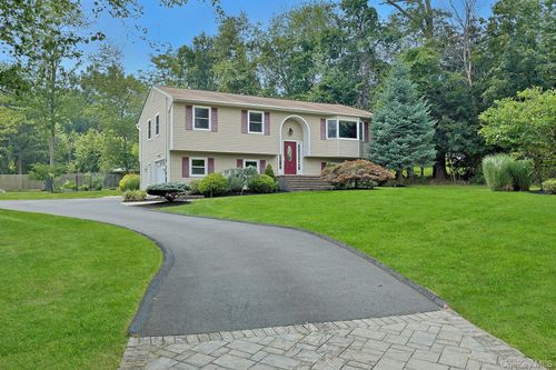 6 Wisconsin Ct, Congers, NY, 10920-2843 | Card Image