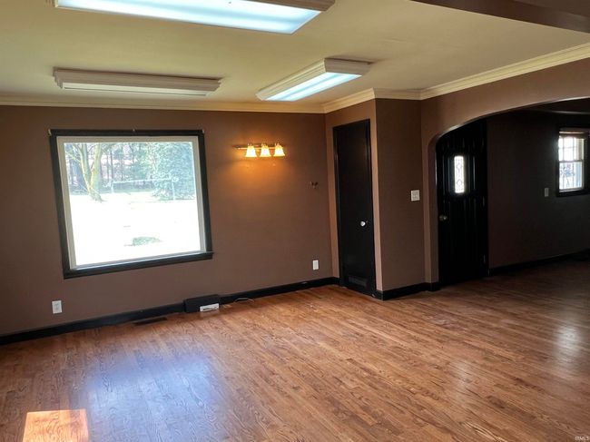 514 S Main St, Home with 0 bedrooms, 1 bathrooms and 10 parking in Middlebury IN | Image 4