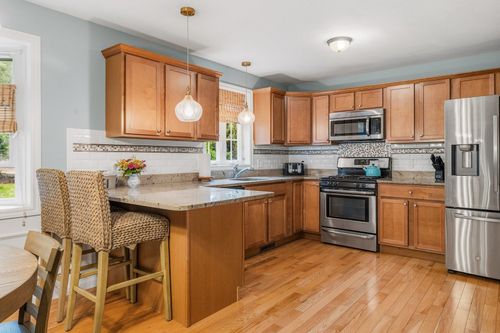 29 Locksley Ln, Raymond, NH, 03077-1614 | Card Image