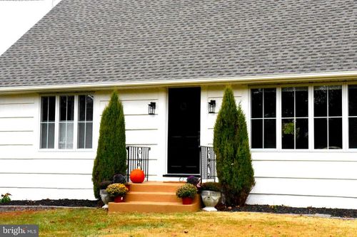 28 Delaware Ave, Ewing, NJ, 08628-2003 | Card Image