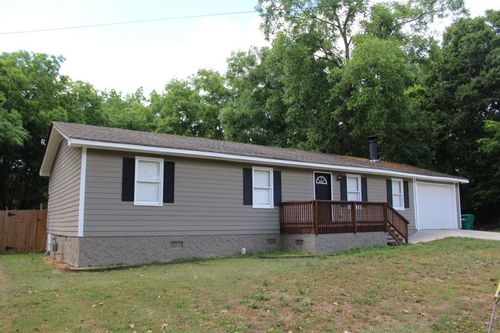 335 Poplar Ave, Social Circle, GA, 30025-2842 | Card Image