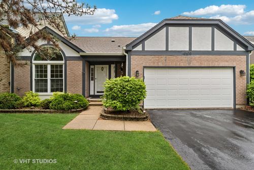 6109-6109 Golfview Dr, Gurnee, IL, 60031-4702 | Card Image