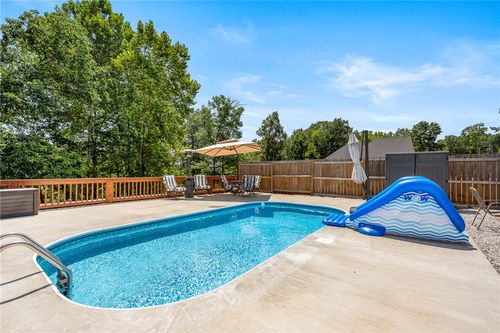 8557 Manor Dr, Bentonville, AR, 72712-8801 | Card Image