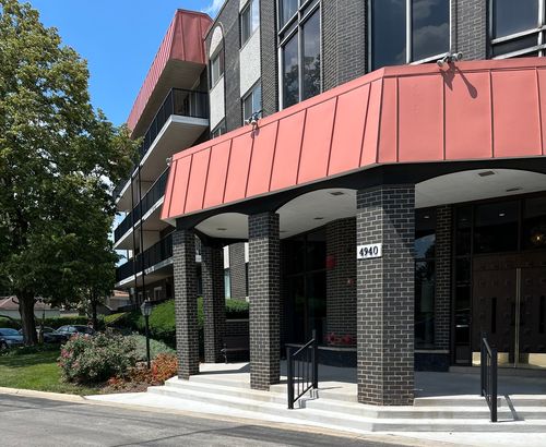 308-4940 Foster St, Skokie, IL, 60077-1374 | Card Image