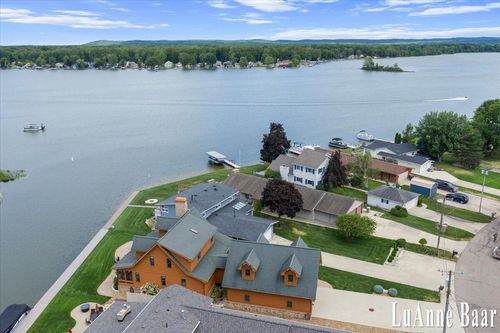 12702 Park Dr, Wayland, MI, 49348-9322 | Card Image