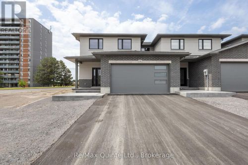8 Stinson Ave, Belleville, ON, K8P5N9 | Card Image
