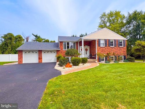 55 Mount Pleasant Dr, Churchville, PA, 18966-1219 | Card Image