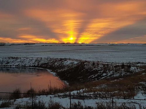 653 W Highland Cres, Carstairs, AB, T0M0W0 | Card Image