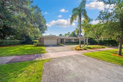 2615 Alhambra Cir, House other with 3 bedrooms, 3 bathrooms and null parking in Coral Gables FL | Image 3