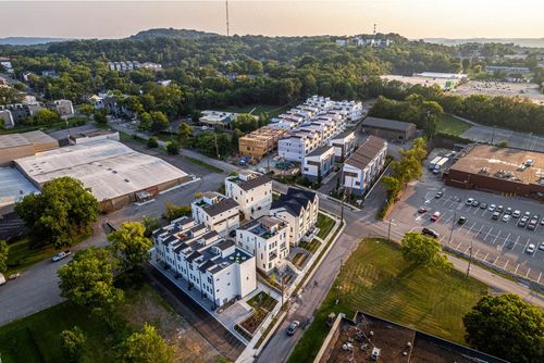 building-group-5-5621 Lenox Ave, Nashville, TN, 37209 | Card Image