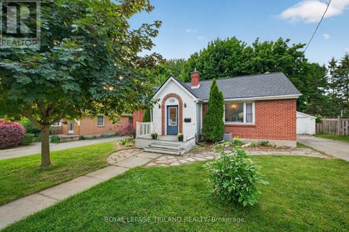 706 Victoria St, London, ON, N5Y4C4 | Card Image