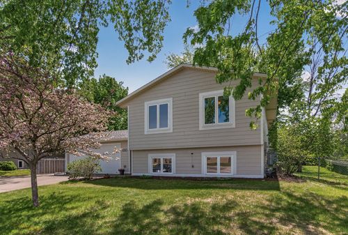 1030 Whitney Dr, Apple Valley, MN, 55124-9140 | Card Image