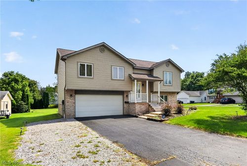 1064 Saul Dr, Hubbard, OH, 44425-1262 | Card Image