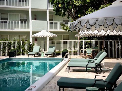 apt-5d-2700 Vandiver Dr, West Palm Beach, FL, 33409-3636 | Card Image