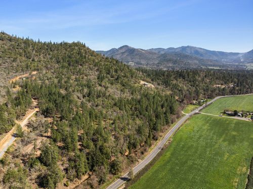 11524 Applegate Rd, Grants Pass, OR, 97527-9419 | Card Image