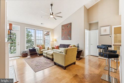 apt-302-12165 Abington Hall Pl, RESTON, VA, 20190-5845 | Card Image