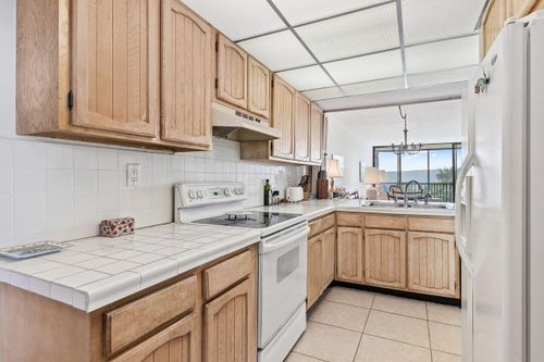 ph-602-13 Royal Palm Way, Boca Raton, FL, 33432-8710 | Card Image