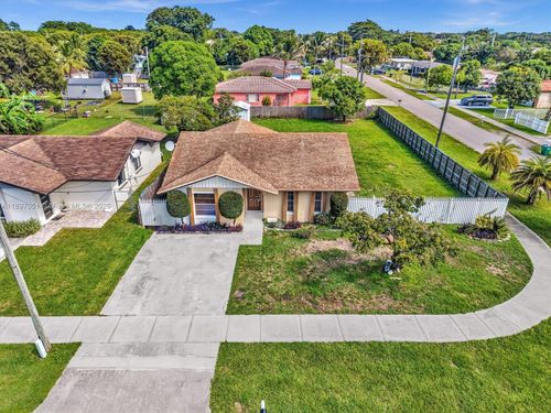 17995 Sw 105th Ave, Miami, FL, 33157-5186 | Card Image