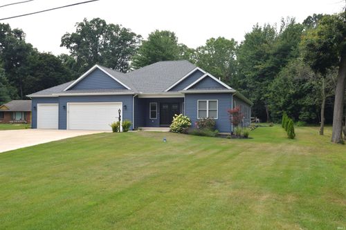 52427 Lynnewood Avenue, South Bend, IN, 46628-4113 | Card Image