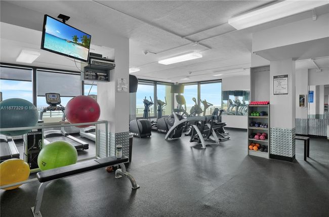 APT-3E - 5555 Collins Ave, Condo with 1 bedrooms, 2 bathrooms and null parking in Miami Beach FL | Image 30