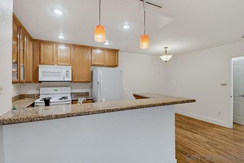126-7747 Margerum, San Diego, CA, 92120 | Card Image