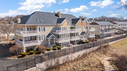 apt-b-110 Lake Shore Dr, Michigan City, IN, 46360-8537 | Card Image