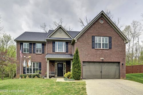 6701 Chestnut View Ct, Louisville, KY, 40229-3182 | Card Image