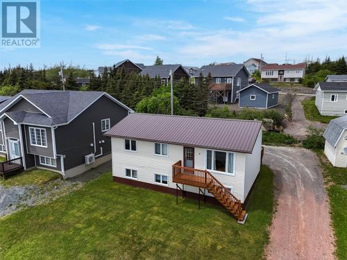 8 Harbourview Ave, Arnold's Cove, NL, A0B0C3 | Card Image