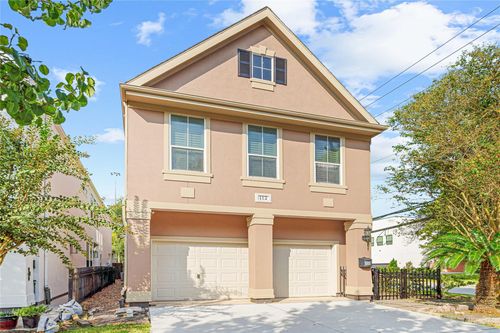 112 White Dr, Bellaire, TX, 77401-4205 | Card Image