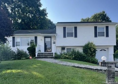 321 Southwood Cir, Syosset, NY, 11791-5715 | Card Image