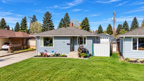 1709 15 Ave S, Lethbridge, AB, T1K0W8 | Card Image