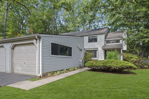 27-27 Farmington Chase Cres, Farmington, CT, 06032-3133 | Card Image