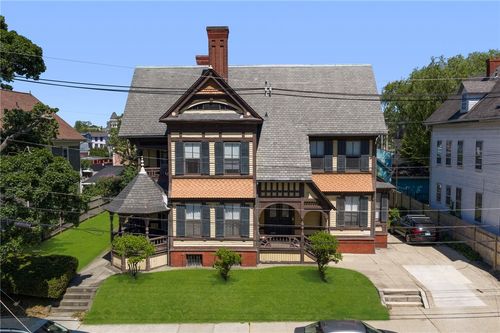 20 Bainbridge Ave, Providence, RI, 02909-1802 | Card Image