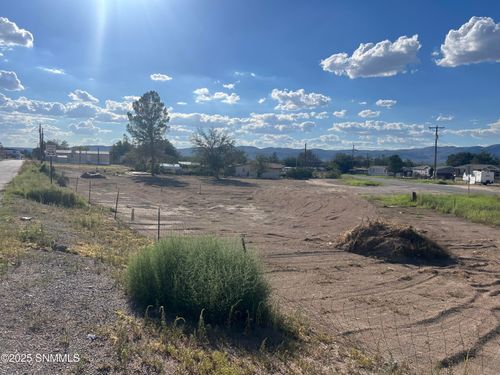 375 Dusty Ln, Las Cruces, NM, 88007 | Card Image