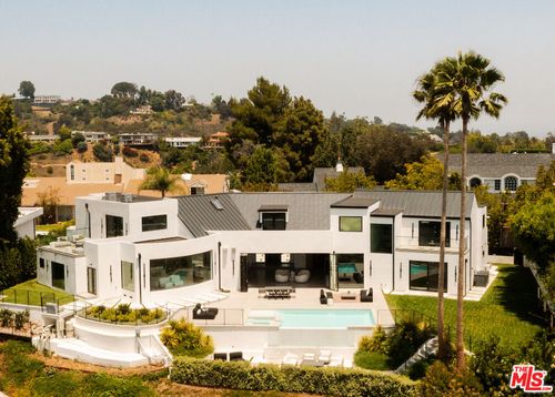 903 Linda Flora Dr, LOS ANGELES, CA, 90049-1630 | Card Image