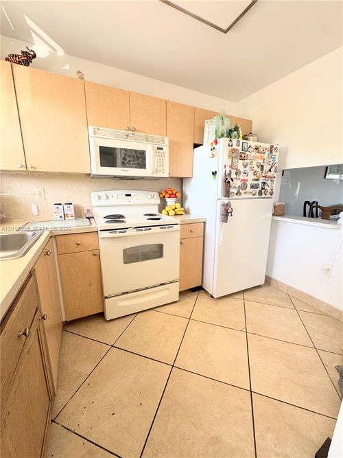 202-8130 Sunrise Lakes Blvd, Sunrise, FL, 33322-1549 | Card Image