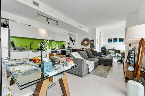 4305-501 Ne 31st St, Miami, FL, 33137-4503 | Card Image