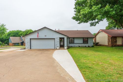 3612 Redbud Dr, Sand Springs, OK, 74063-2808 | Card Image