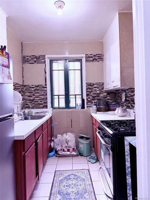 4e-2053 Mcgraw Ave, Bronx, NY, 10462-8027 | Card Image