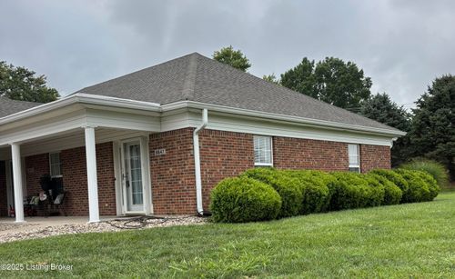8647 Applegate Village Dr, Louisville, KY, 40219-5615 | Card Image