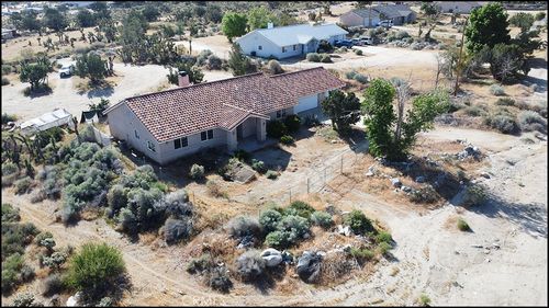 10685 Crystal Aire Rd, Pinon Hills, CA, 92372 | Card Image